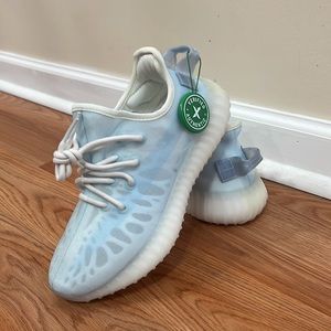 Yeezy Boost 350 V2 Mono Ice Women’s size 6.5